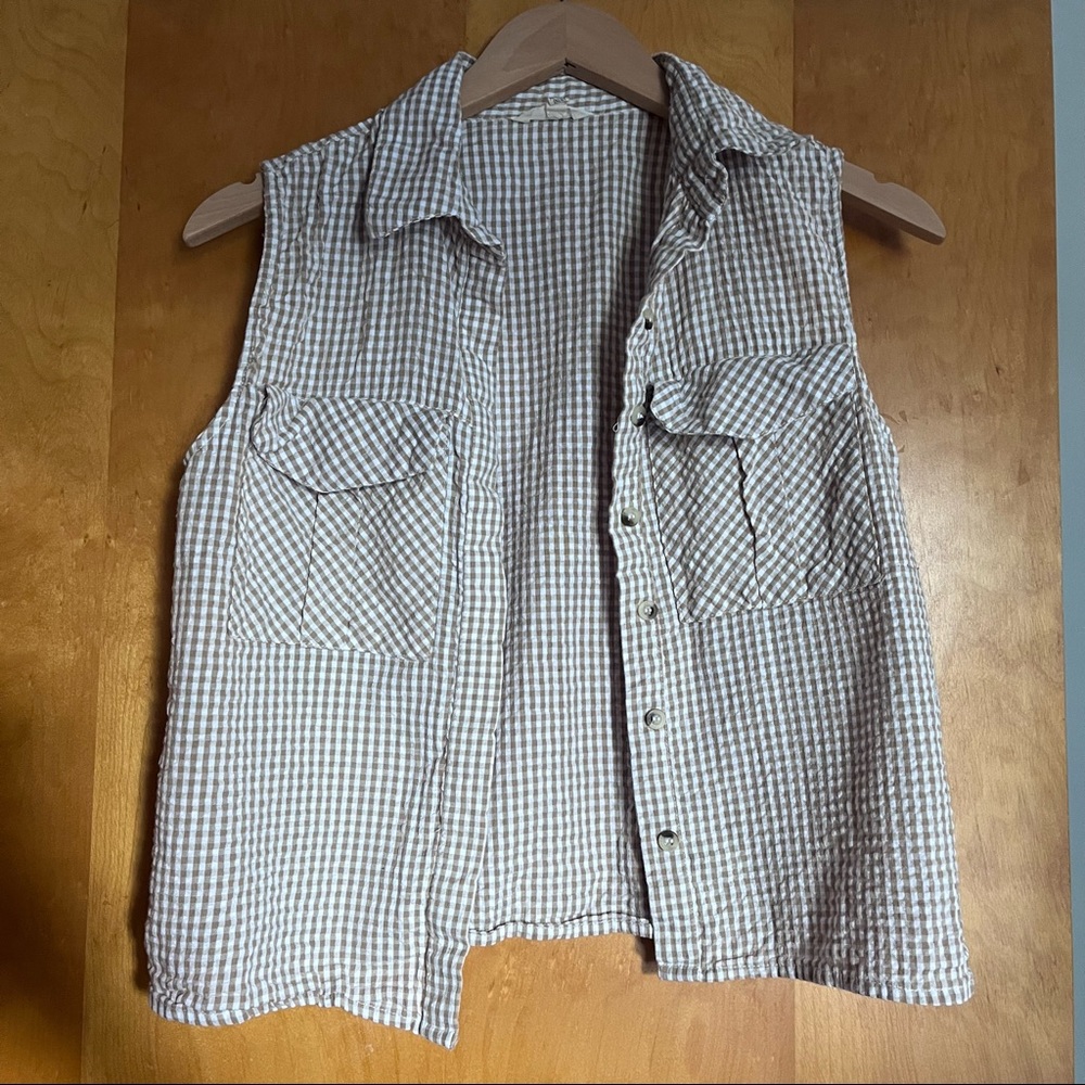 Button up crop